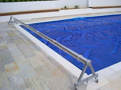 Instalação de aquecimento solar para piscina
