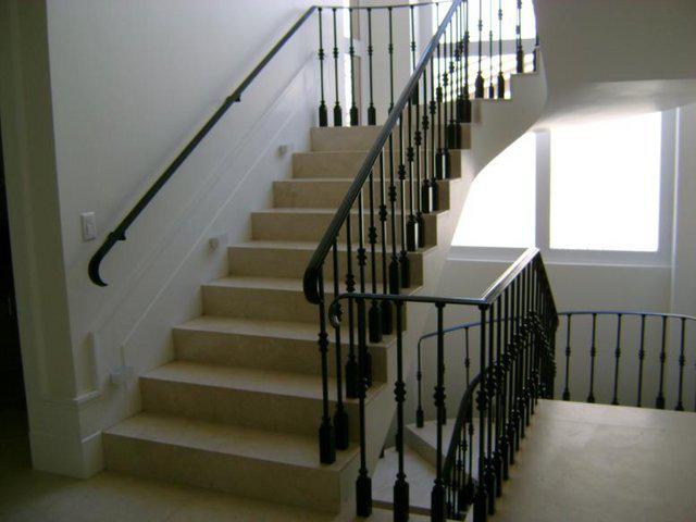 Escadas, Corrimão e Guarda - Corpo